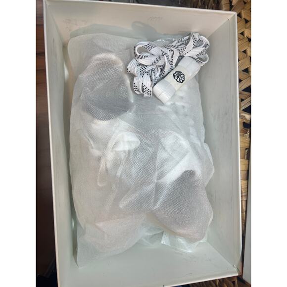 Alexander McQueen Men’s Oversized Sneaker - EU 43 / US 10 - Picture 7 of 8